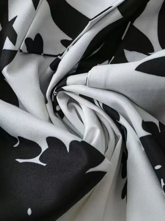 Les jupes de printemps et d'été pour femmes aux couleurs contrastées sont polyvalentes et décontractées