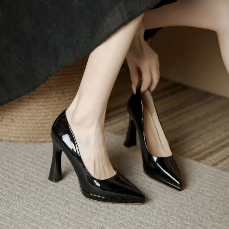 2024 Summer fashion comfortable pointy casual pumps  for  women