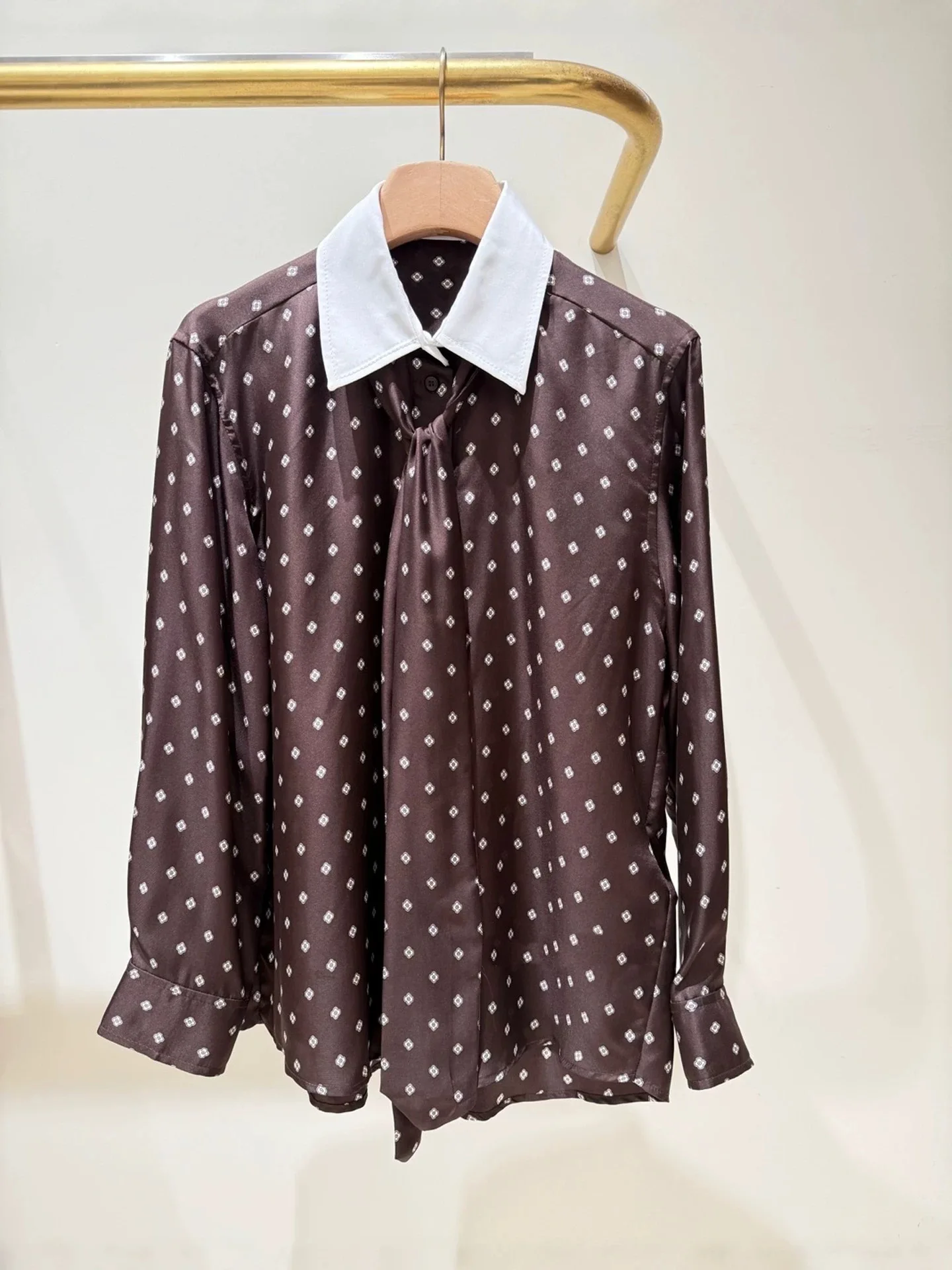 

M Home, ранняя осень 2023, ретро-принт в горошек, длинный свеч, воротник-стойка, цветная блузка, женская мода, повседневная одежда из полиэфирного волокна