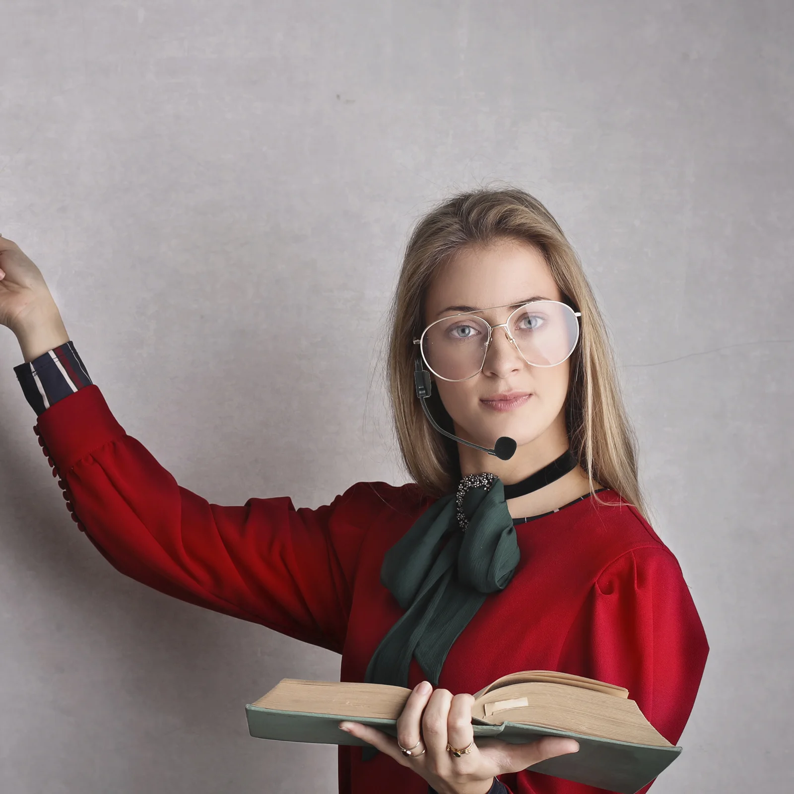 

1Pcs Voice Amplifier Portable Mini Speaker 12h Life Rechargeable Teacher Speaker Loud Clear Sound Microphone Amplifier