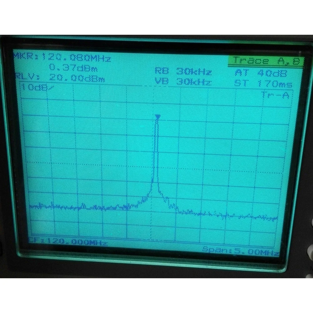 23.5 MHz to 6000 MHz RF Signal Generator with 0.5 PPM TCXO Touch Screen Control Output Interface 4-5 dBm Output