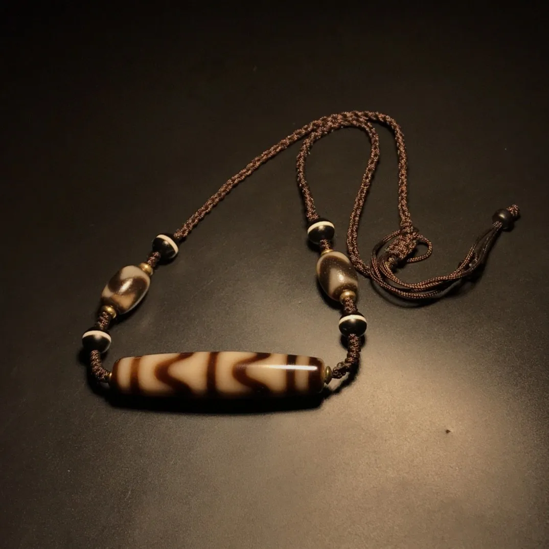 Tibetan tooth yellow agate double tiger tooth bucket dzi beads ethnic style collarbone necklace pendant Duobao bracelet accessor