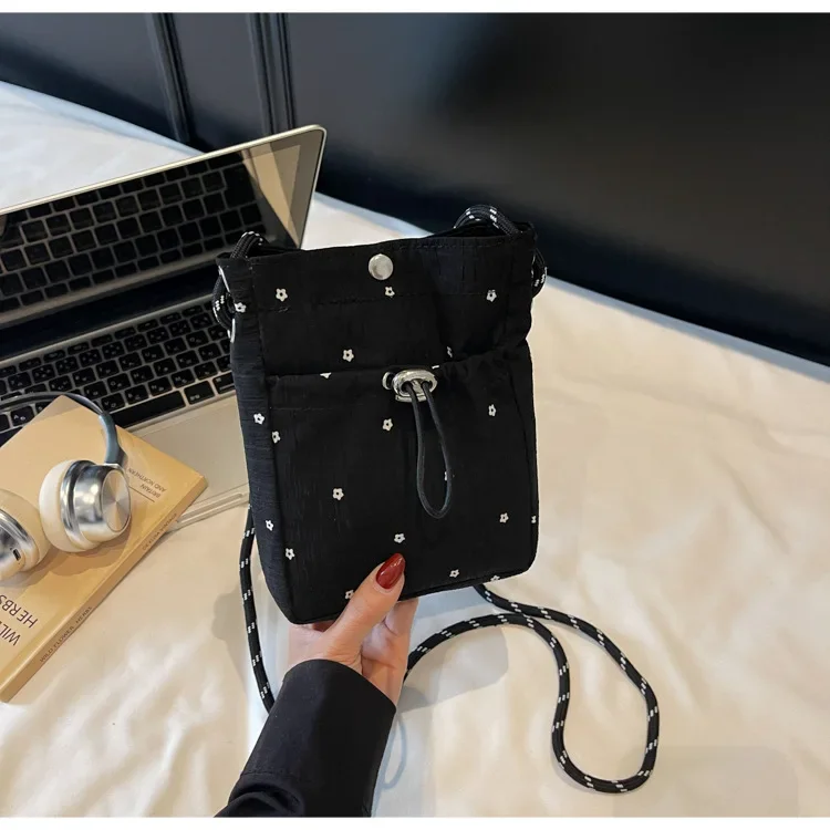 Kreative Falten-Tasche Neue Mode Trendige Umhängetasche Vielseitige Einzel-Schulter-Handytasche Aufbewahrung und Dekoration – Detail 36