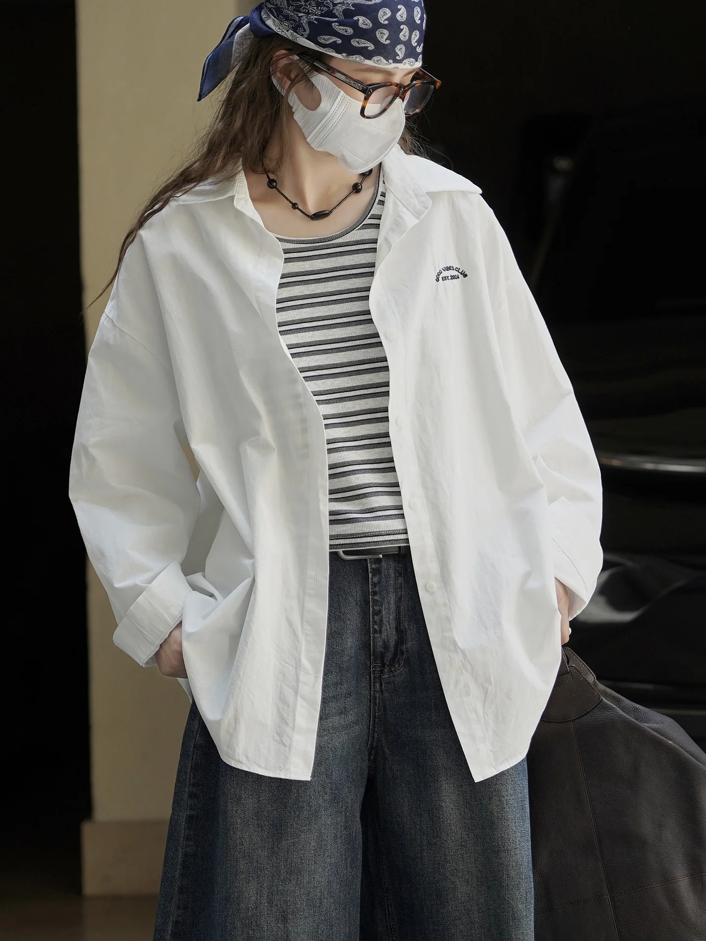 

Осенний новый корейский стиль, модная рубашка с вышивкой букв, полосатая внутренняя майка, комплект из двух предметов, топ для женщин