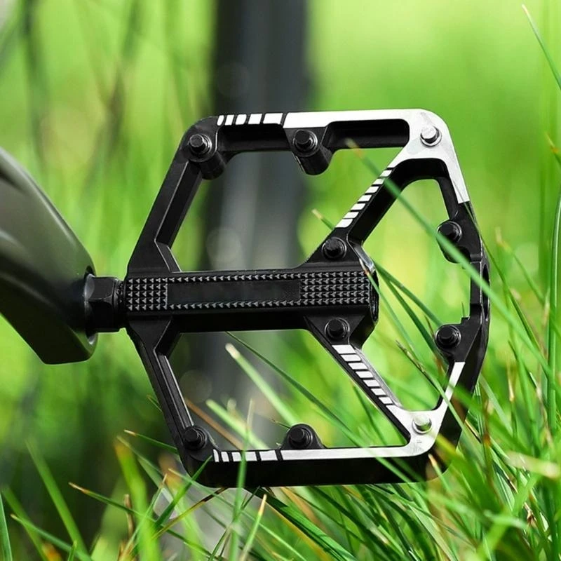  Bicycles Pedals Aluminum Alloy Pedals  Bearings Wide Flat Cycling Pedals