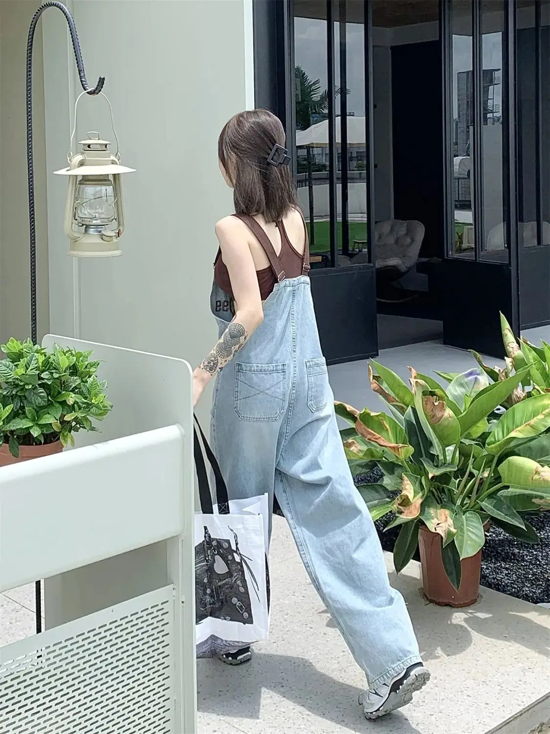 Celana jins tali bordir huruf Denim, Jumpsuit Denim Amerika Vintage, wanita pinggang tinggi longgar kaki lebar pakaian jalanan