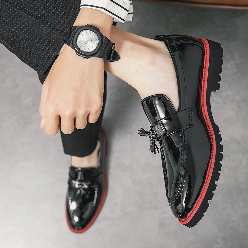 New Luxury Fashionn Pointed European Style Monk Strap Shoes Men Casual Loafers Formal Dress Footwear Business Shoes Masculino