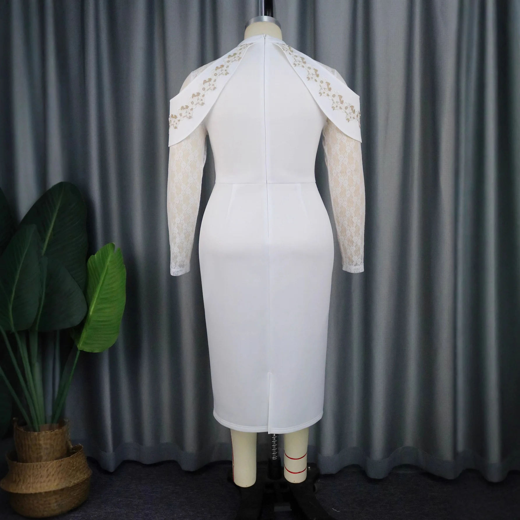 S-4XL Dashiki فساتين الأفريقية للنساء الأبيض الخريف أنيقة أفريقيا طويلة الأكمام حفلة مسائية Bodycon ميدي فستان أفريقيا الملابس