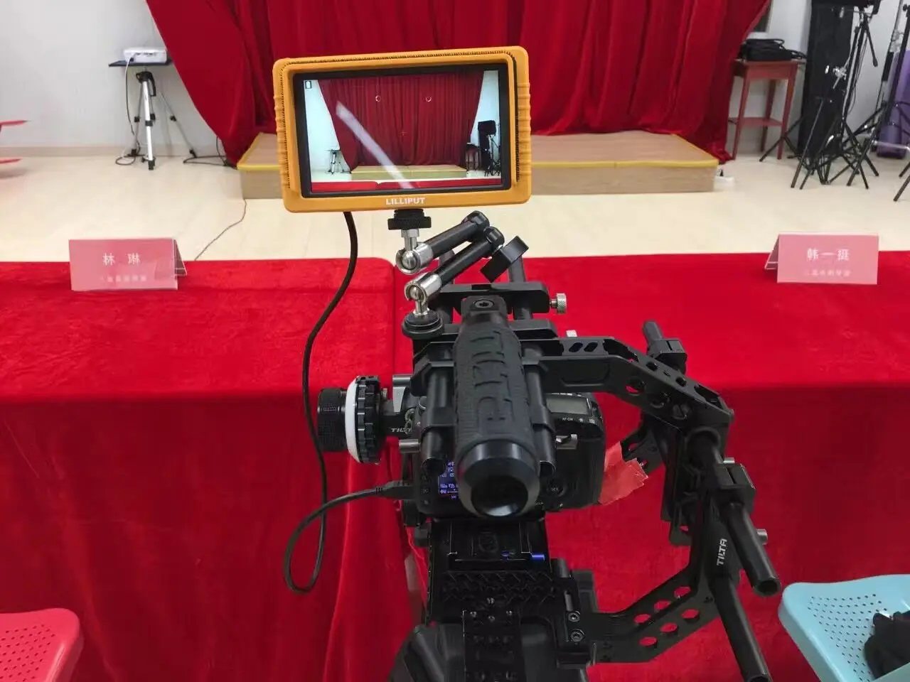 กล้อง Field Monitor โลหะ 5.5 นิ้วกล้อง HD SDI HDMI Video Monitor พร้อม SDI เป็น HDMI Cross Conversion Function