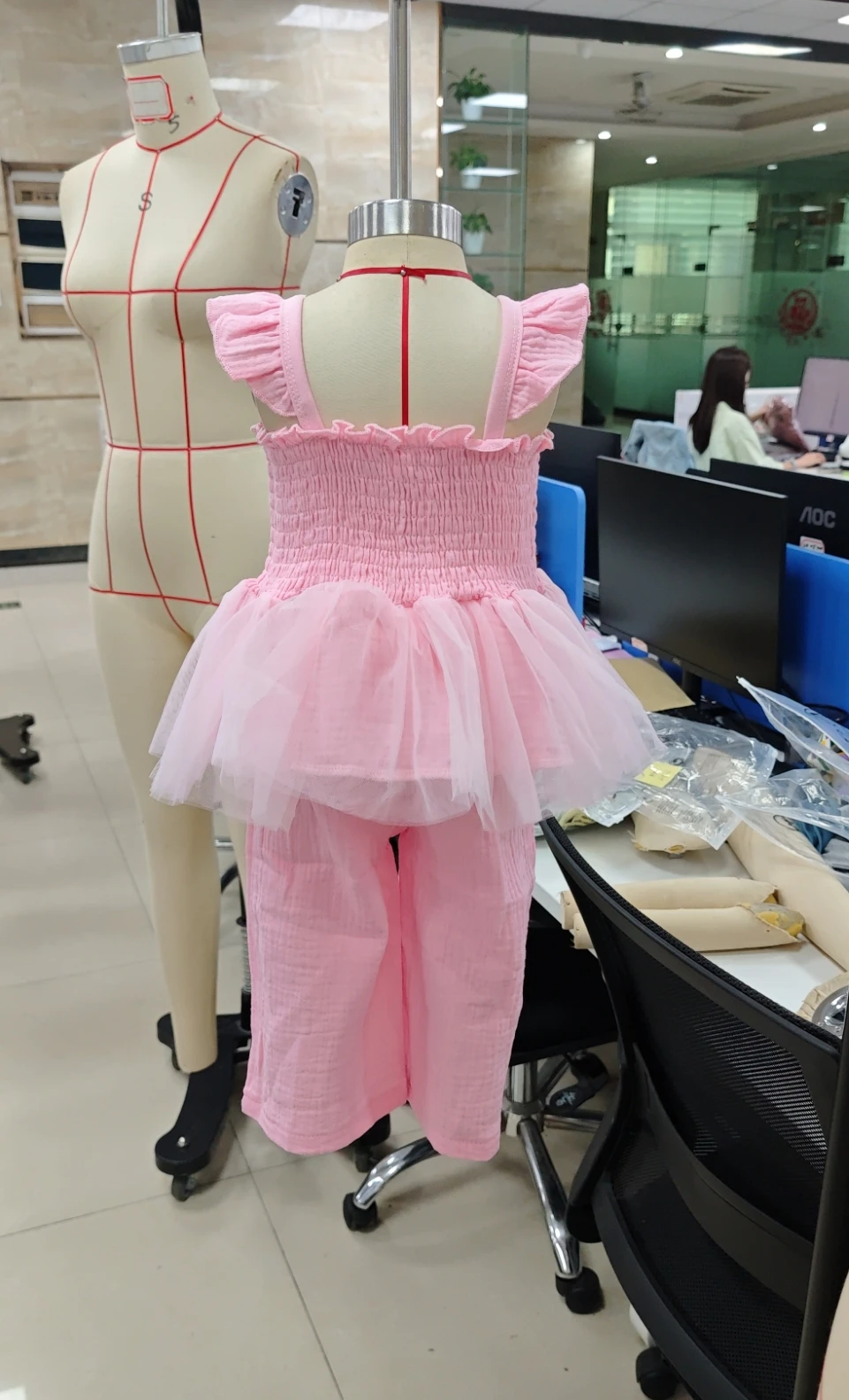 طفل رضيع ملابس طفلة الصيف رسالة مطرزة Smocked تمثال نصفي تول تانك القمم الصلبة واسعة الساق السراويل الملابس مجموعة