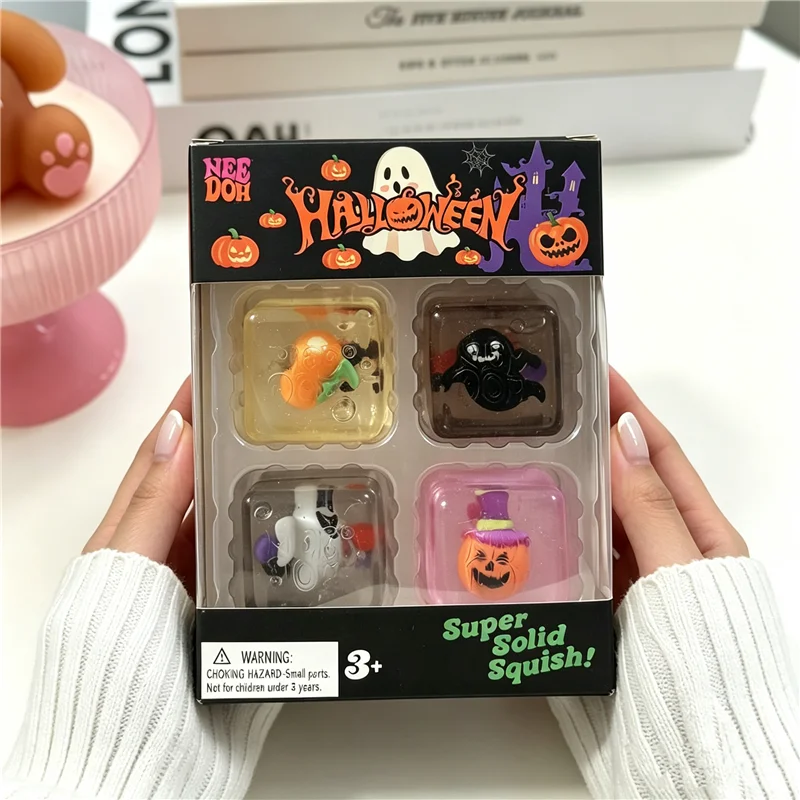 Schylling Needoh Halloween Teenie Mini Ice Cube 4 Unidades Brinquedo Sensorial Fidget de Maltose com Recuperação Lenta para Alívio da Ansiedade e Bola Anti-stress de Apertar