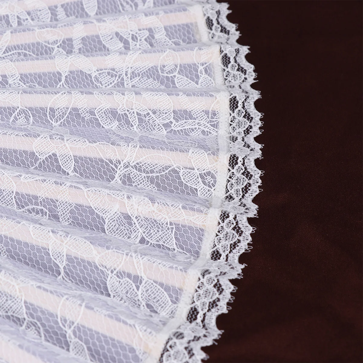 

Lace Folding Fan Bamboo Vintage Handheld White Portable Fan Wedding Home Decor Gift Dance Performance Accessory Tassel Pendant