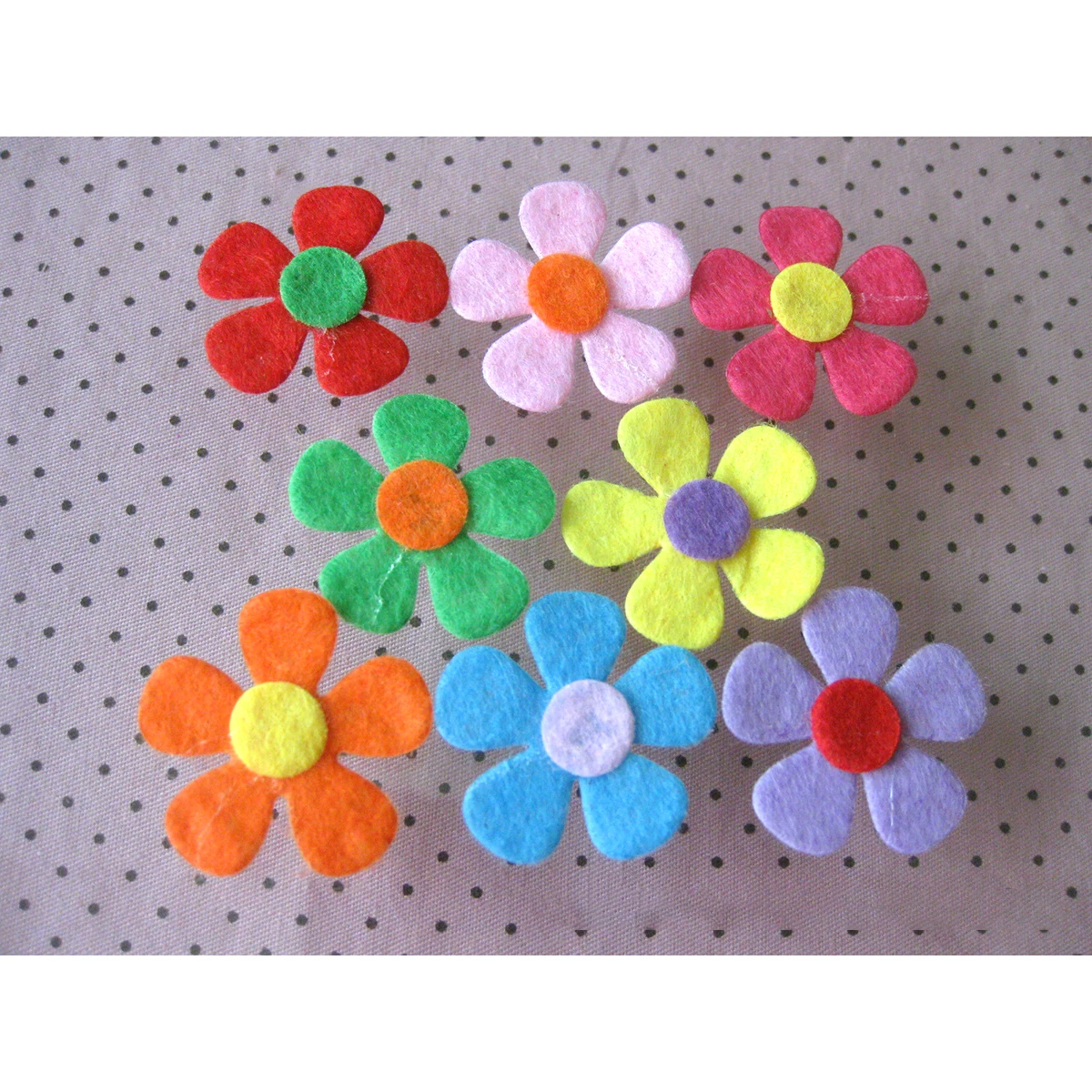 

120 Pcs Craft Flowers Fabric Felt Flower Embellishments for DIY Hair Ring Art Projects Kids Adults Sewing Accessories