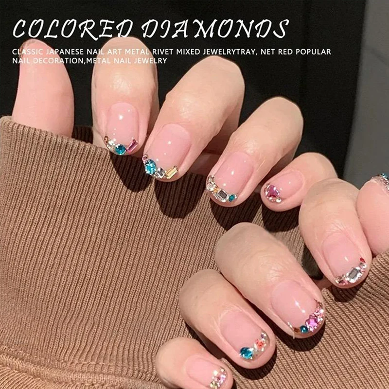 Nagelkunstzubehör – Charms, Strasssteine und Dekorationen, Nagelzubehör mit Kunstteilen und Figuren