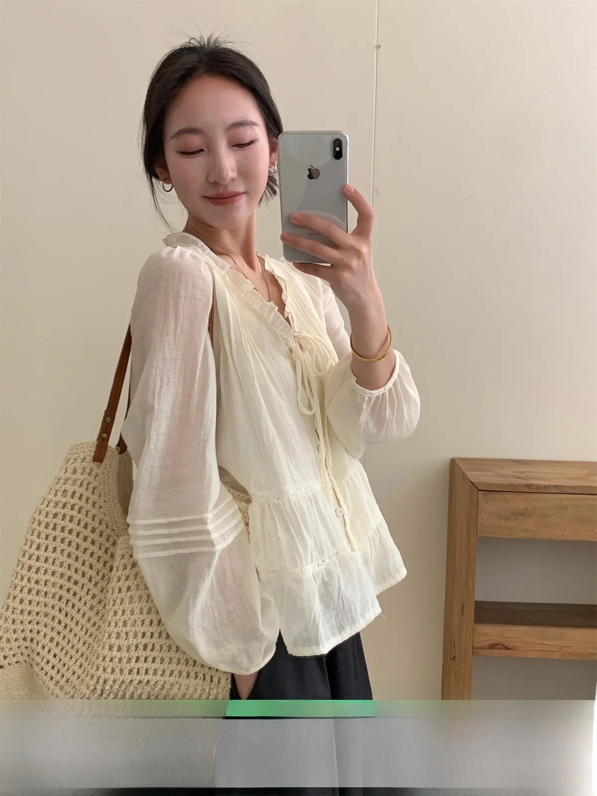

Korean Gentle Sle Long Sve V-Ne Slimming irt Women's Casual Versatile Youthful Inner Wear Top Spring 2026 New Arrival