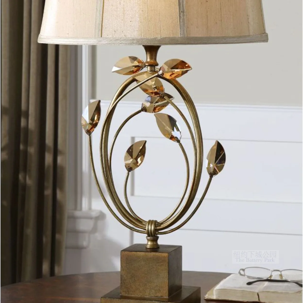 Meicang spot new york Downtown Park imported For uttermost romantic champagne crystal rose bud table lamp.