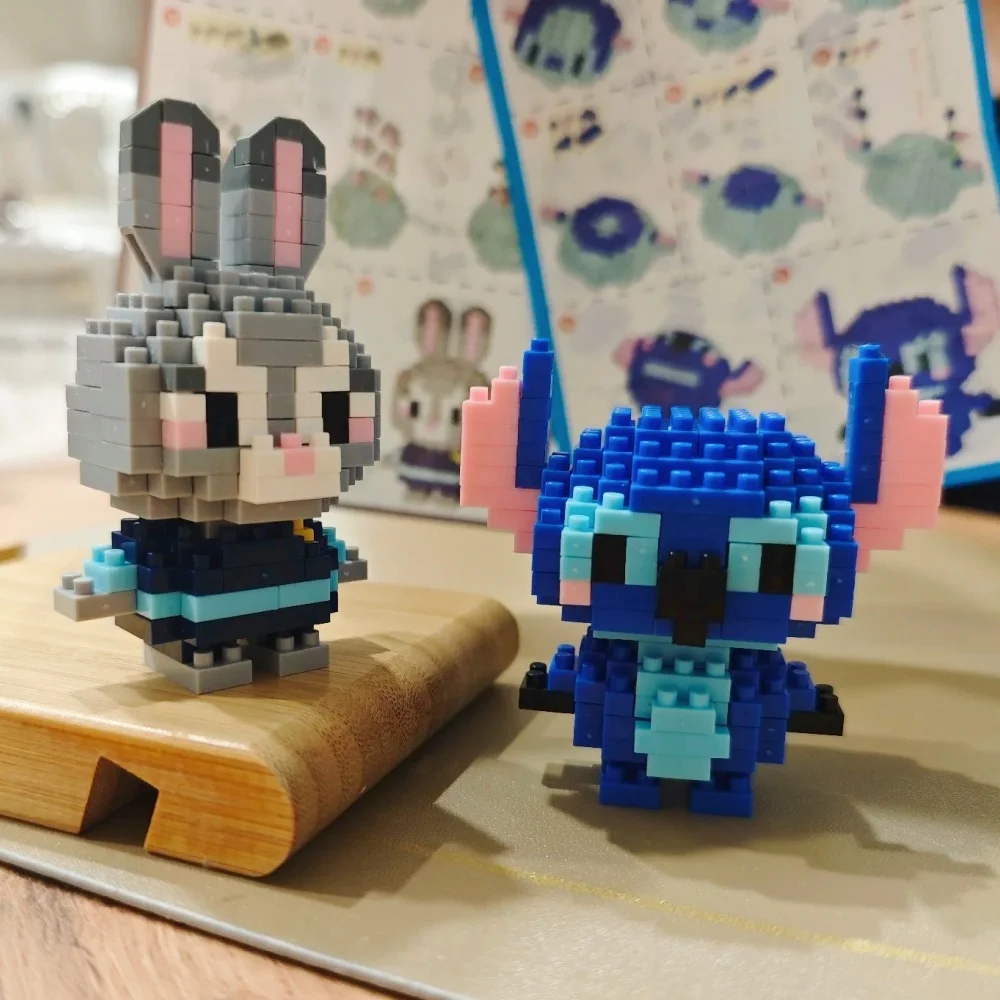 

2026 Disney 89 Style Stitch Frozen Mickey Mouse Pooh Bear The Lion King Themed Toys Assembling Building Blocks Children's Puzzle