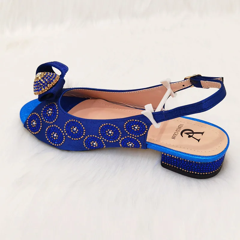 2022 Italian Design Nigerian Fashion Party Blue Color Ladies Shoes and Bag Set With Rhinestone and Metal Decoration