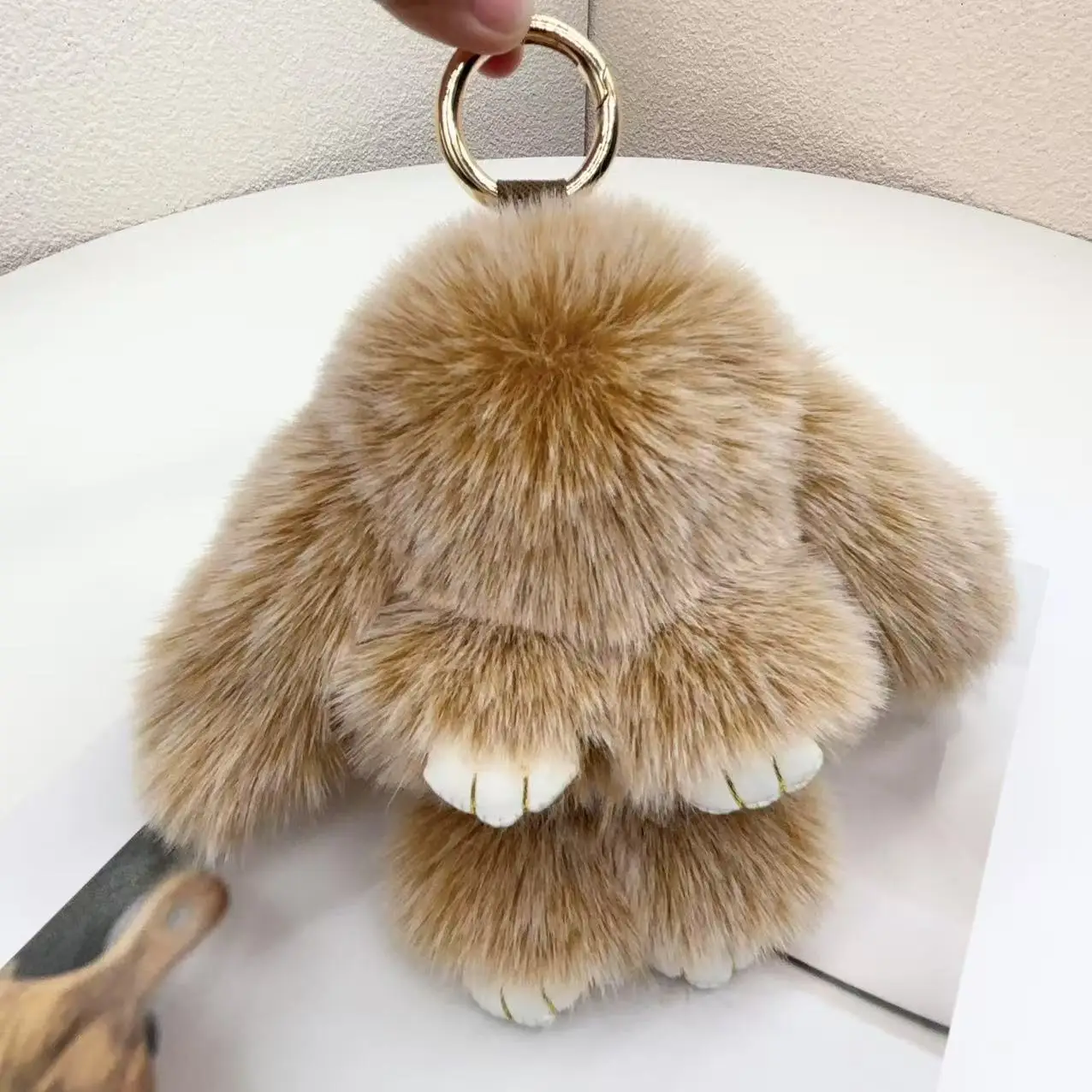 15 cm mehrfarbiger Kaninchen-Schlüsselanhänger, niedliches Plüsch-Häschen-Puppenspielzeug, flauschiges echtes Fell, Pompon-Häschen-Schmuckstück, süßer Ring auf Tasche, Autoschlüssel-Anhänger