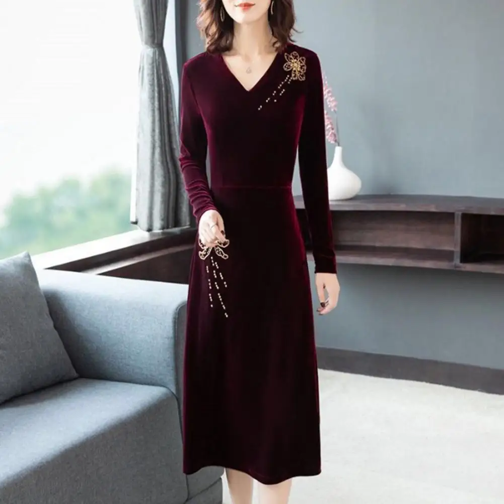 Korean Women Midi Dress Stylish Embroidered V-neck Midi Dress for Women Cozy Chic Winter Fashion Slim Warmth