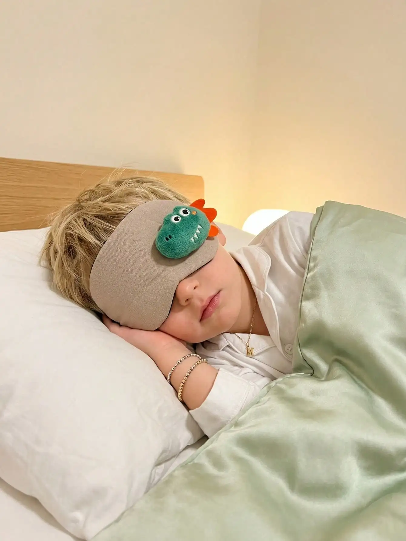 1pcs Full Black Cartoon Dinosaur Sleep Eye Mask Light Blocking Soft Eye Cover, Multifunctional Eye Shade for Nap, Flight, Travel