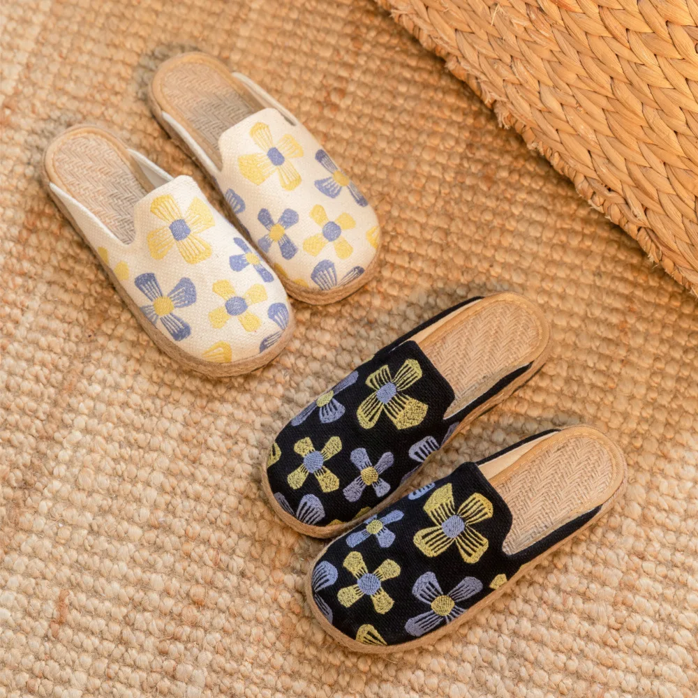 Veowalk Women Linen Cotton Fabric Embroidered Close Toe Flat Mules slipper Comfortable Summer Espadrilles Shoes Black Beige