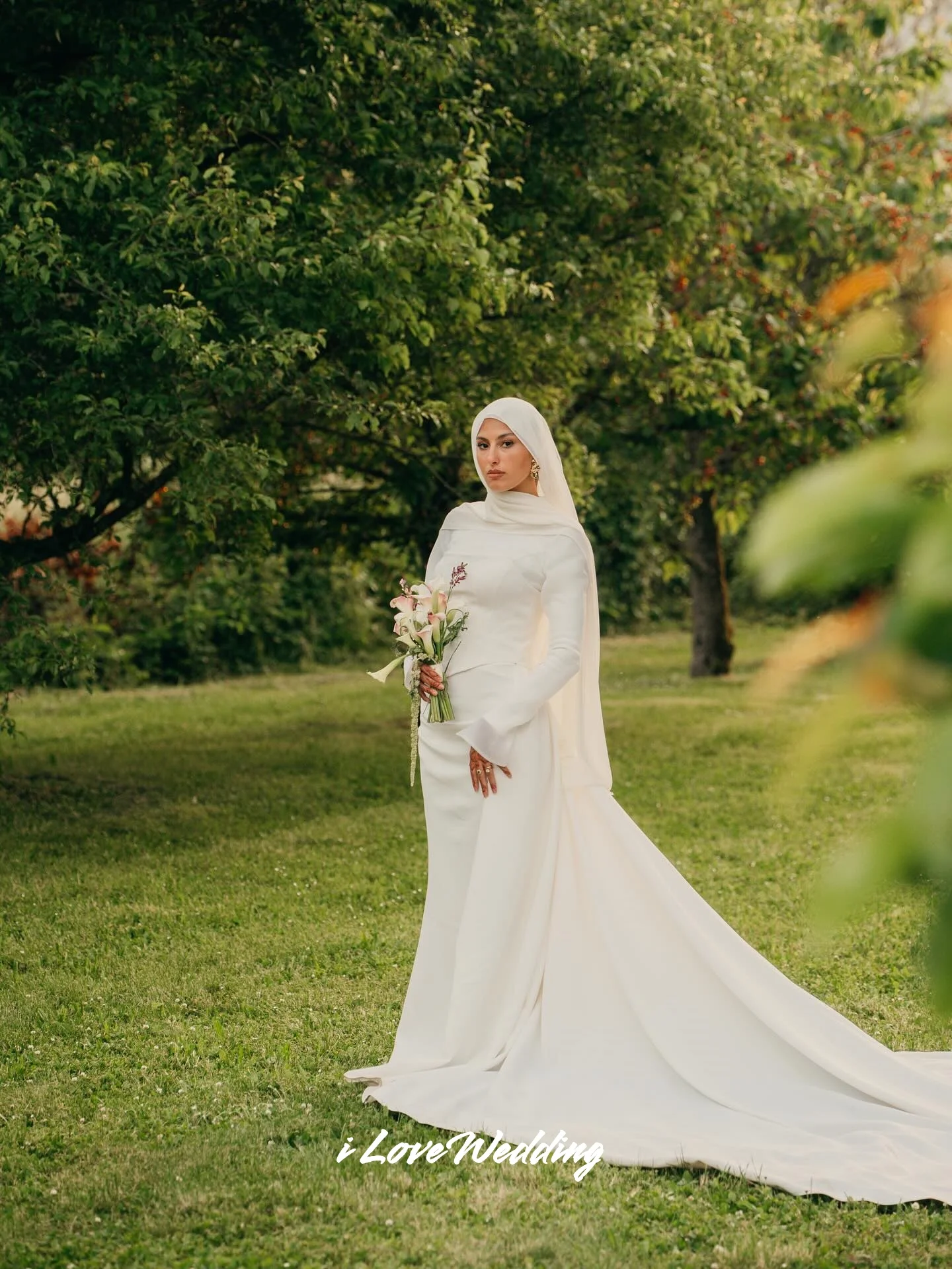White Shawl Wedding Dresses Long Sleeve Mermaid Saudi Arabia Dubai Floor-Length Sweep Train Evening Dresses Customized Modern