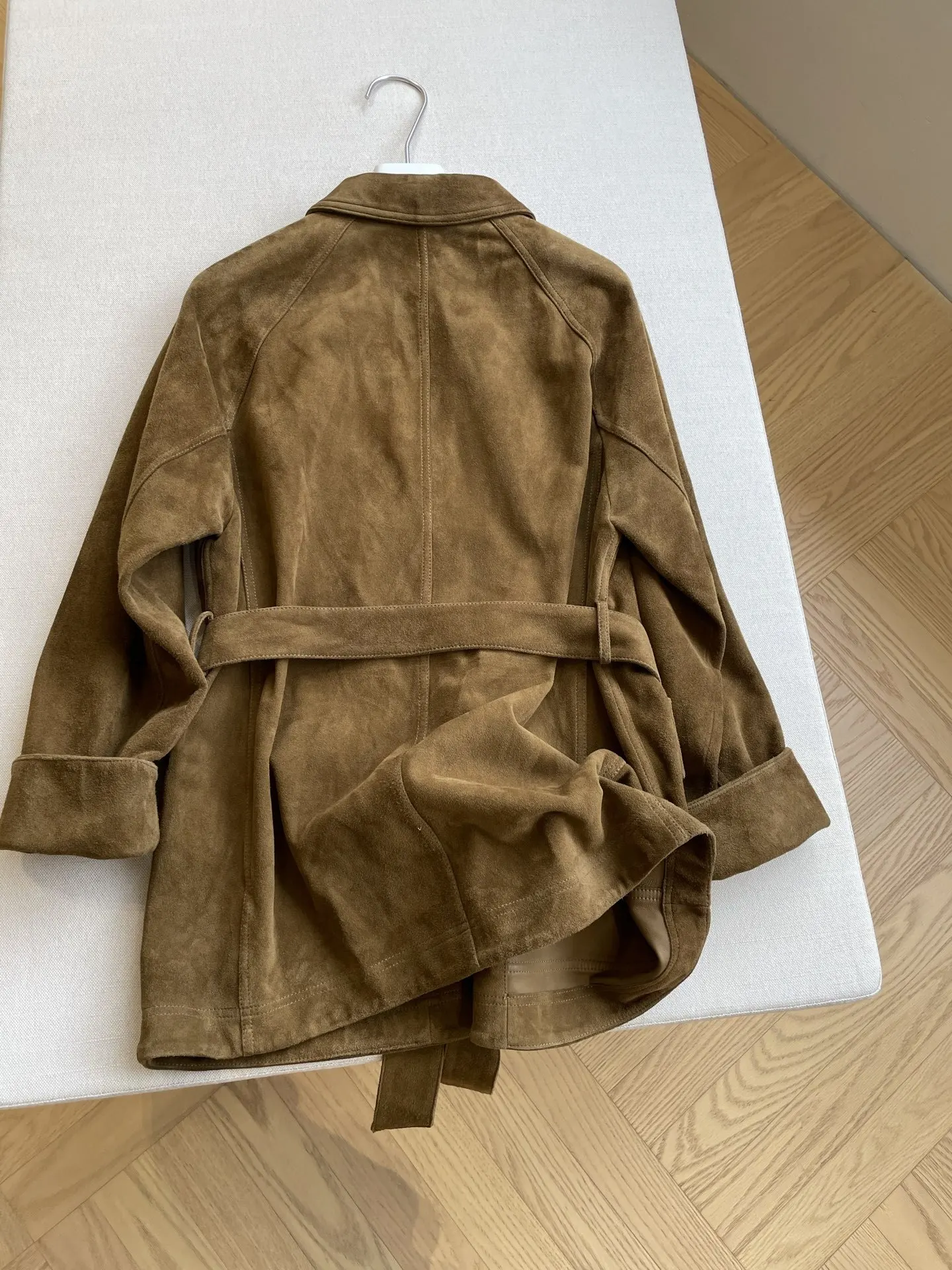 แจ็คเก็ตหนังอเนกประสงค์ ดีไซน์เรียบหรู สไตล์วินเทจ ทำจากหนังแกะแท้ ให้ความอบอุ่น เหมาะสำหรับฤดูใบไม้ร่วง/ฤดูหนาว