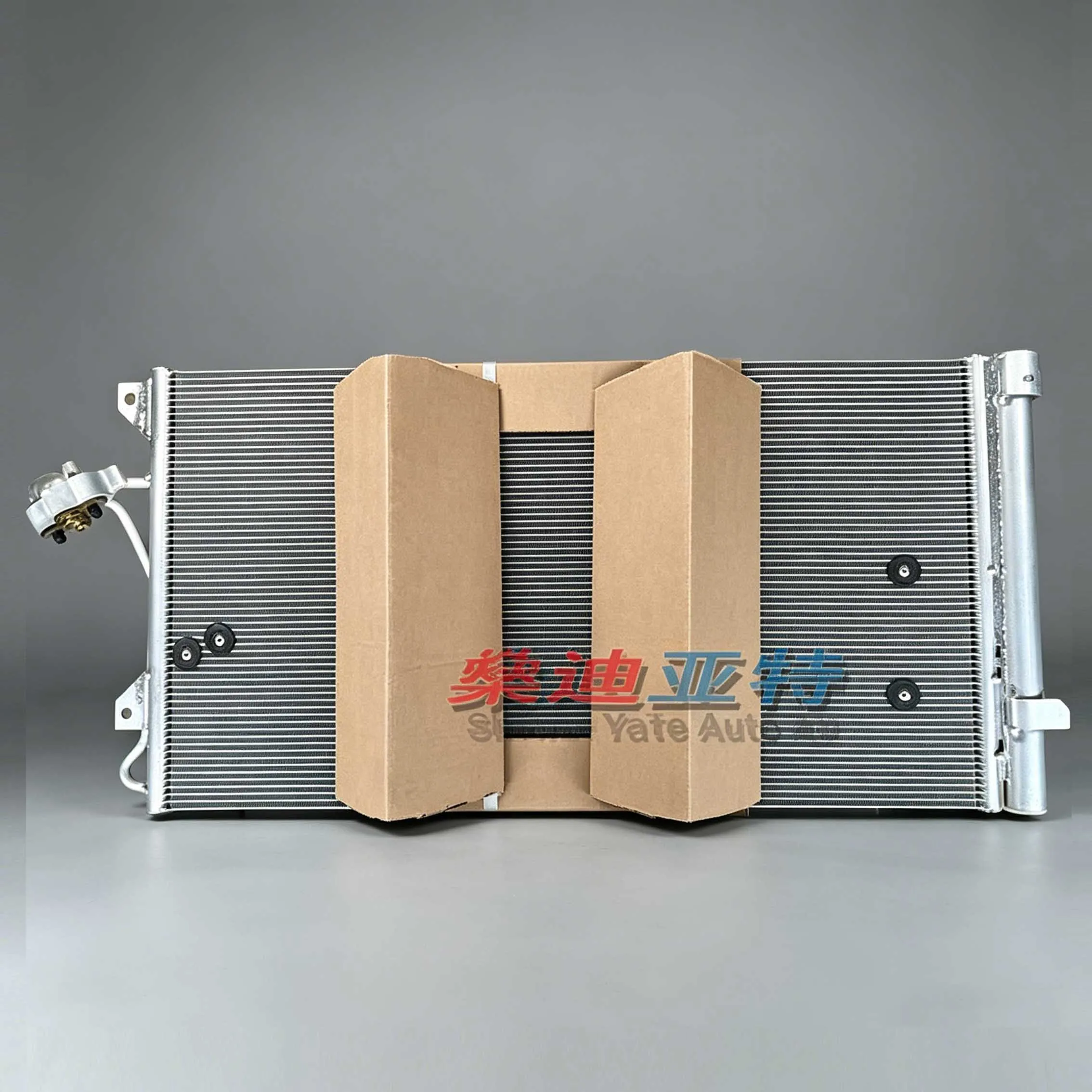 

4L0260401A 95557311105 Конденсатор кондиционера для Porsche Cayenne Panamera 03-10, Audi Q7 07-15, Volkswagen Touareg 95557311100