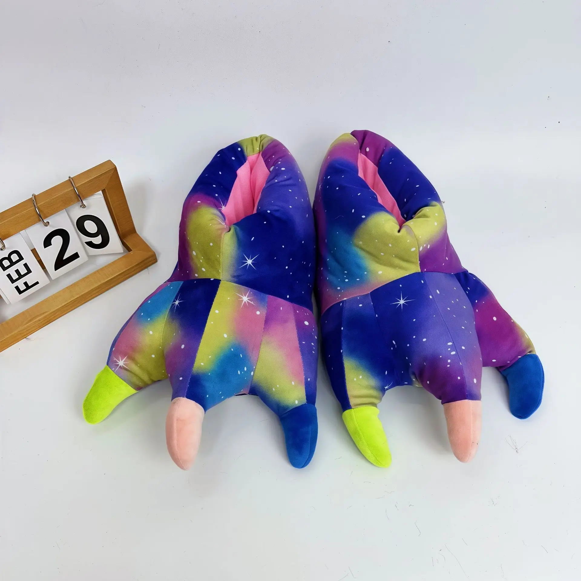 Winter Hot Selling Men's And Women's Funny Animal Claws Hairy Slippers For Home Warmth Cute Tiger Monster Claws Cotton Slippers
