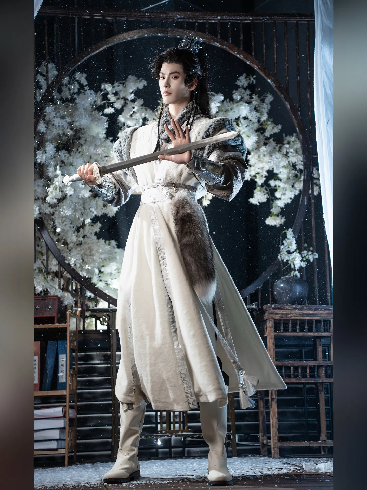 Shu-style Embroidered Robe | Snow-covered Silver Hooks | Handsome, Heroic, And Cool Autumn/winter Traditional Chinese-style