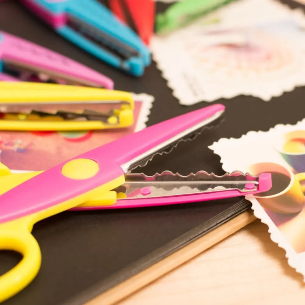 Wavy Pattern Minimalistic Lace Scissors Small Round Head Stainless Steel Stationery Scissors Multifunctional Candy Color