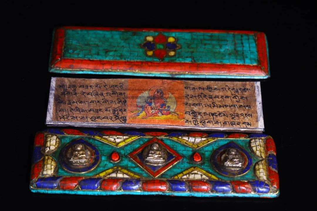 

9"Tibetan Temple Collection Old Scriptures Mosaic Bronze Buddha Mosaic Gem Painted Old Scriptures Amulet Dharma Town house