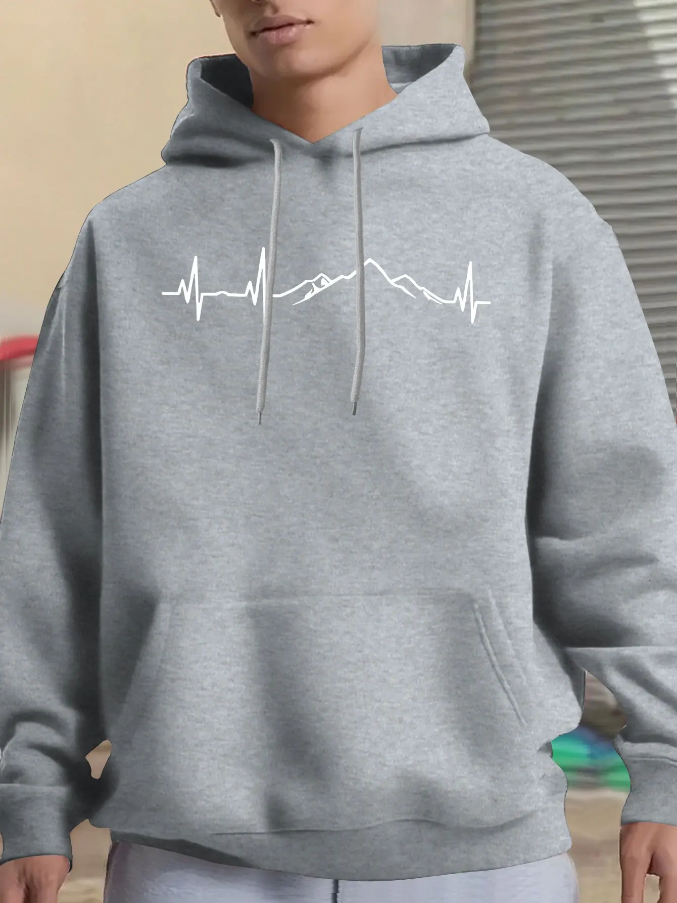 Men's Minimalist Hoodie for Everyday Outfits, with Hood and Functional Pockets, Comfortable Spring/Autumn Jacket