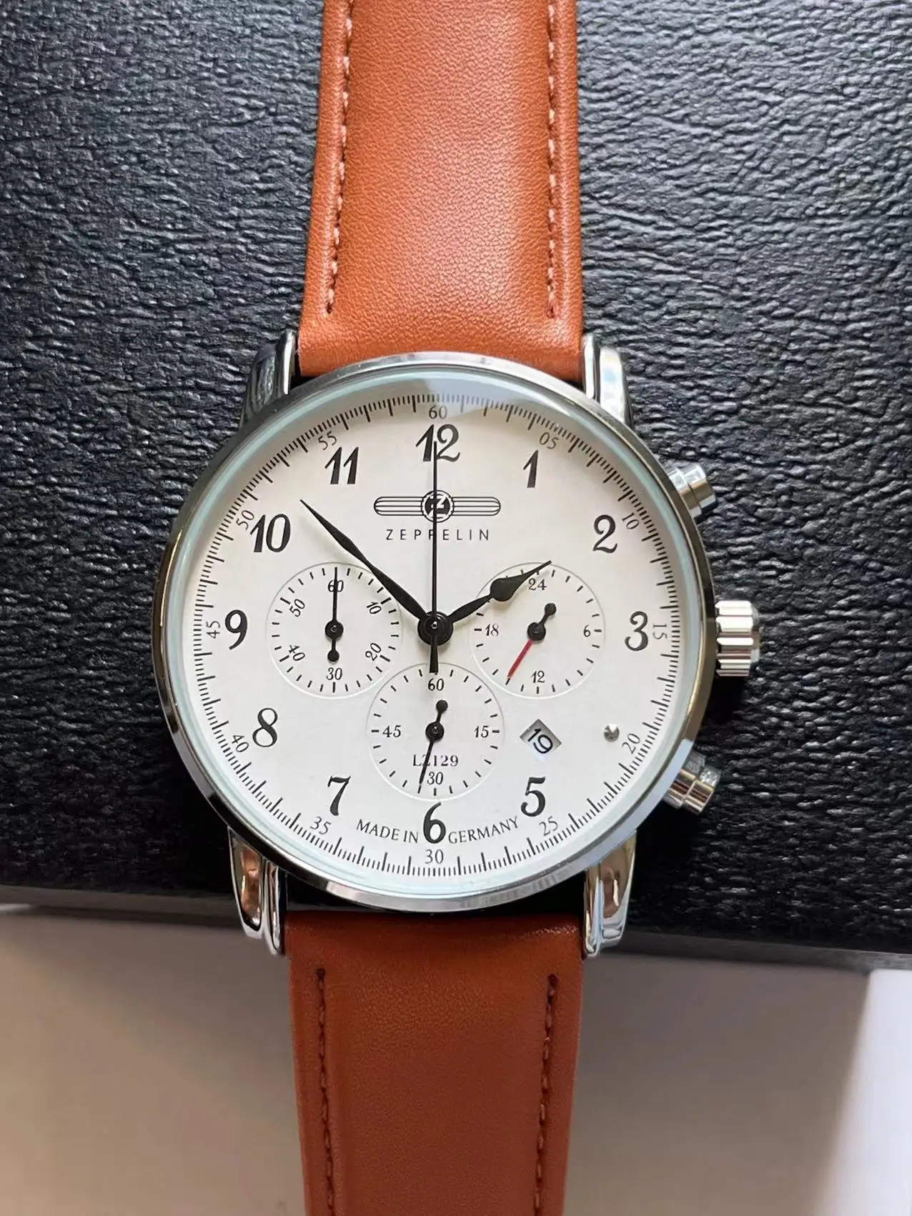 2026 New Zeppelin Three Eyes Running Second Men's Watch Classic Fashion Timing Watch Stainless Steel Leather Strap Quartz Watch view 3