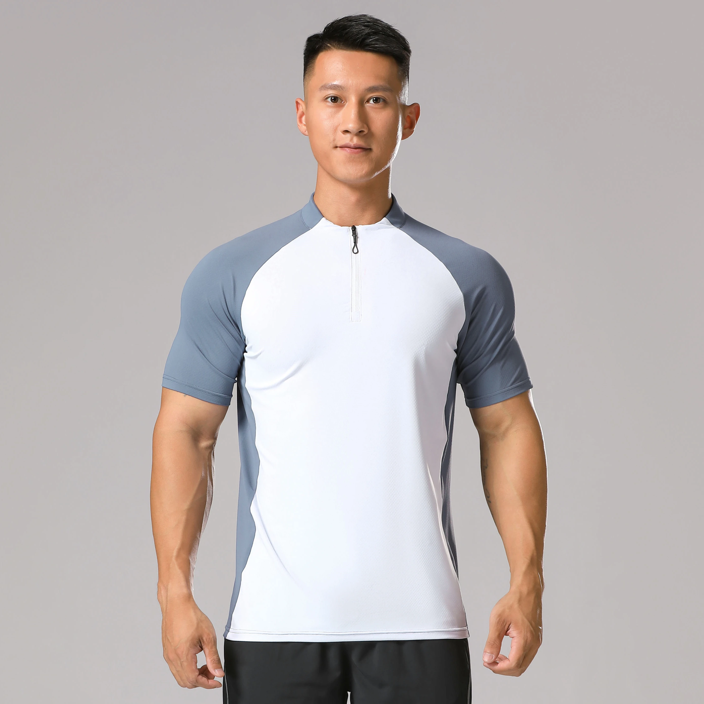 Kit sportivo da uomo Camicie da allenamento Top da corsa Felpa fresca Manica corta T-shirt con mezza zip Escursionismo Abbigliamento fitness Asciugatura rapida