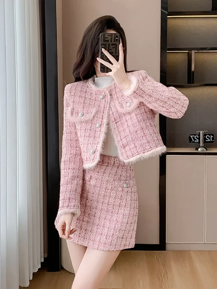 

Rich Girl's French-style Outfit for Autumn Winter: Luxurious Tweed Thickened Coat and Skirt Set in Pink, Exuding Noble Elegance