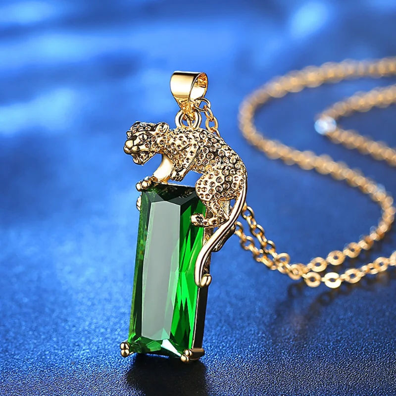 

Leopard pendant, emerald necklace, niche design, summer women's high-end feel