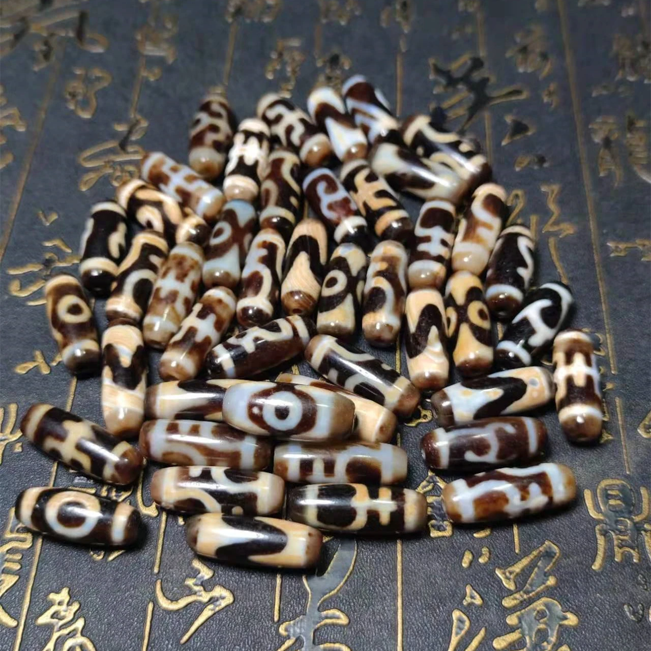 45Pcs/Lot Tibetan Aquarius Tara Various Totems 28*11mm Agate Dzi Beads For Mmen&Women Amulet Treasure Jewelry Making