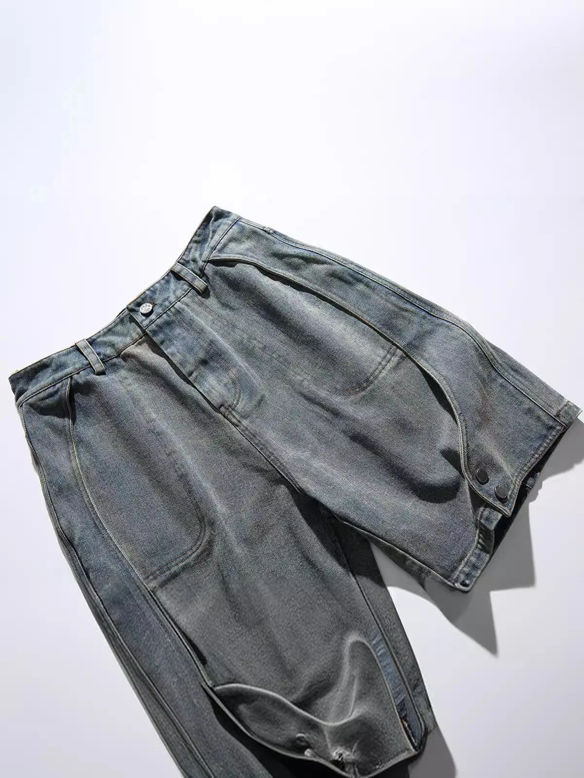 RUIIENRS X Ropucha Letnie Szorty Jeansowe Damskie z Wycięciami 3D, Wysoki Stan, Proste Nogawki, Niebieskie