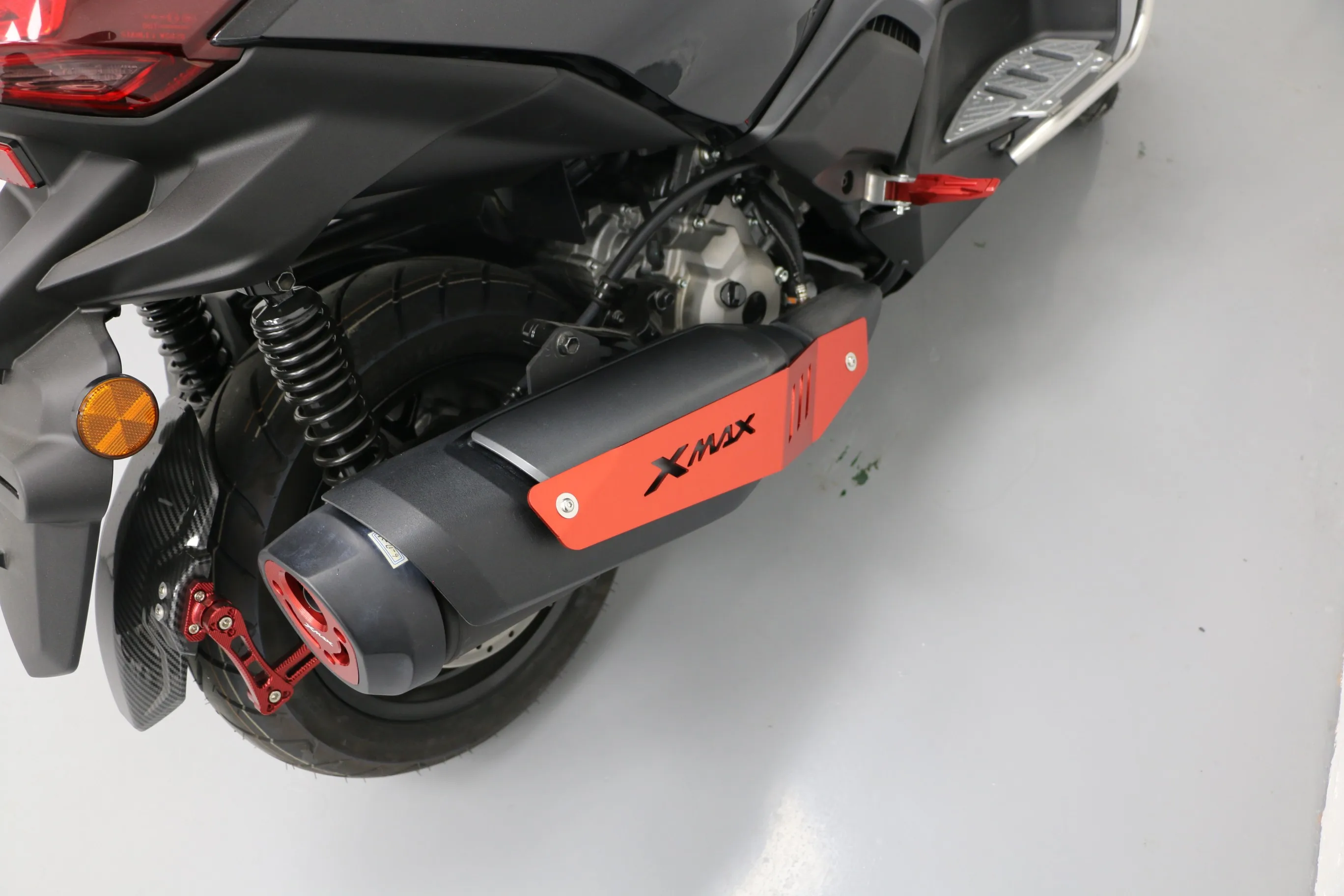 For YAMAHA XMAX 300 X-MAX 300 250 2025 NEW Exhaust Guard Exhaust Protector Scald Proof Lid Exhaust Cover Motorcycle Accessories image 2