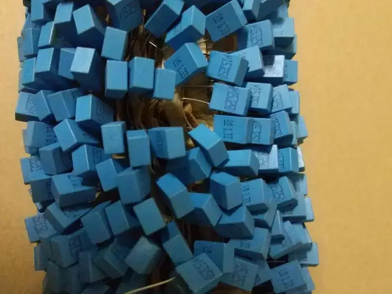 

B32529C0682J289 B32529C0682J189 B32529C0682J000 B32529C0682J 6800PF 5% 63V 6N8J63 0.0068UF 682 7.2*2.5*6.5 P=5MM Film Capacitor