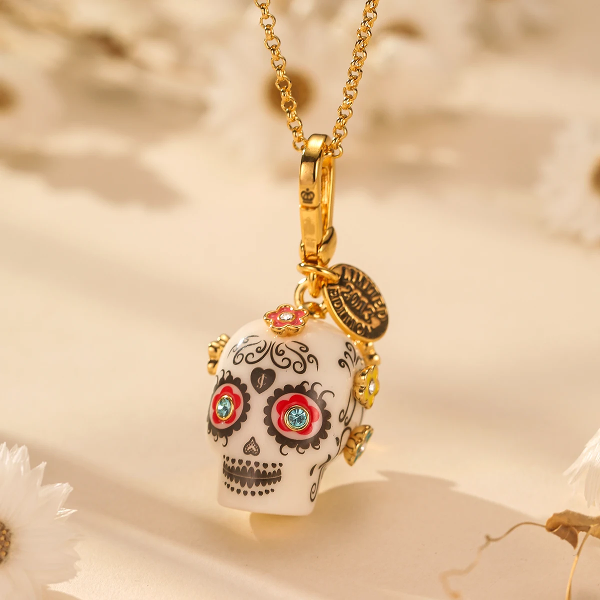 Fashion Colorful Flower Love Acrylic Skull Pendant Necklace for Women Cool Hip-Hop Party Jewelry Keychain Pendant Valentine Gift