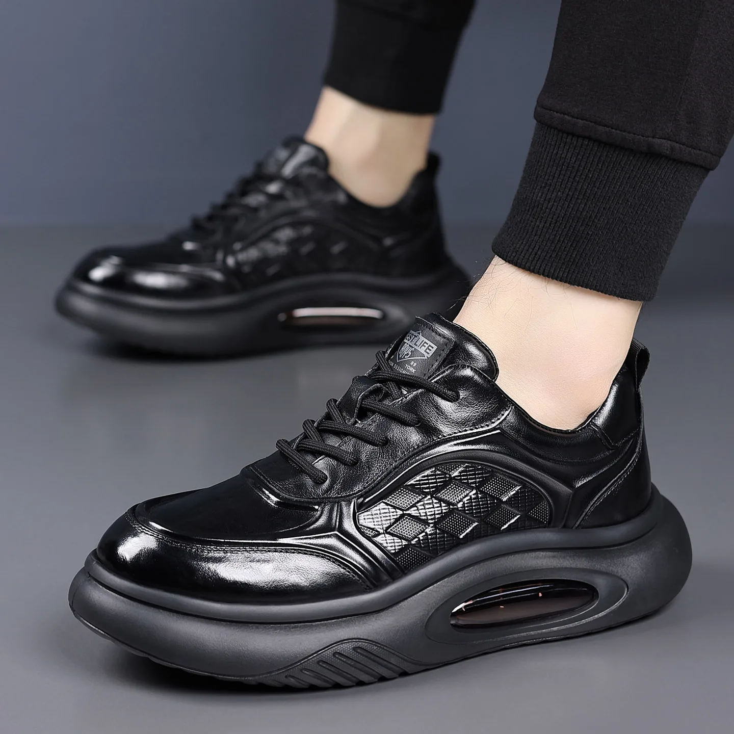 

The first layer of cowhide new men's casual sports shoes thick sole heightening lightweight leather trend versatile board shoes