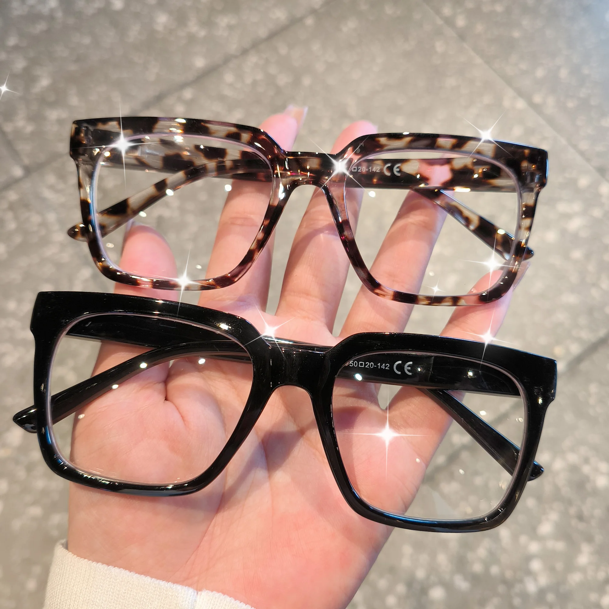 Lesebrille im Oprah-Stil für Damen und Herren, quadratische Computerlesebrille mit Federscharnier, +1,0 bis +4,0 – Detail 3