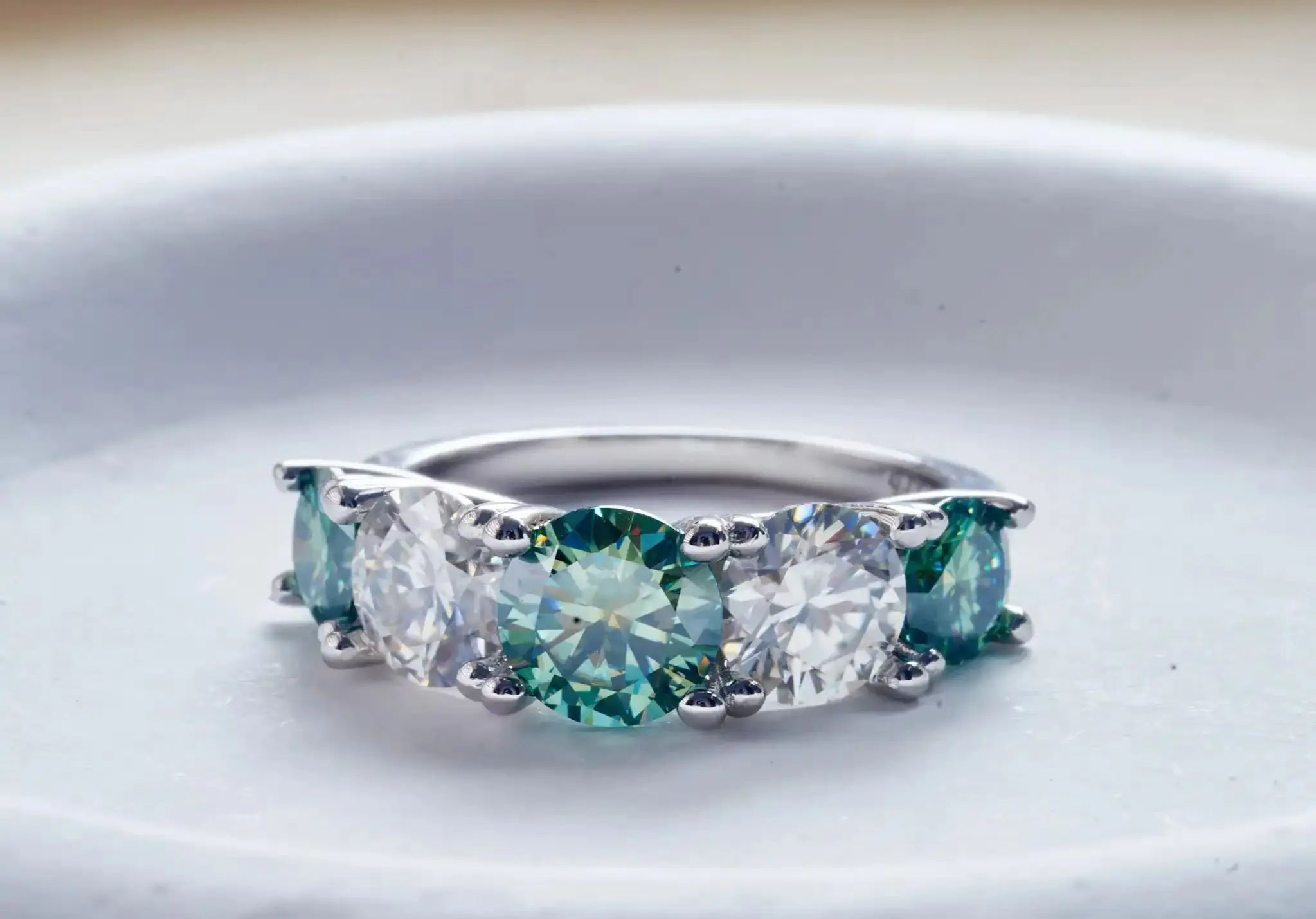 Luxuriöser Ring mit insgesamt 3,6 Karat Moissanit-Labordiamanten, runder Brillantschliff für Frauen, Braut, Ehering, Geschenk, feiner Dating-Schmuck