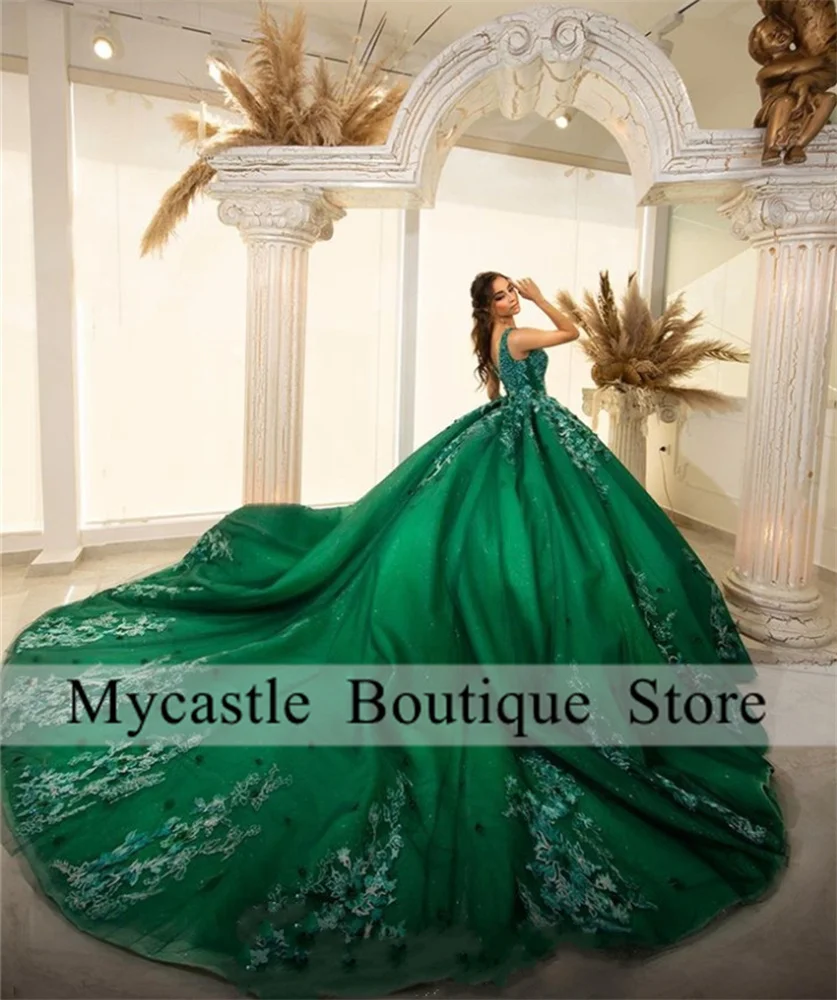 

Luxury Dark Green Lace Quinceanera Dresses 2024 Ball Gown Appliques Beaded Princess Sweet 15 16 Dress Birthday Party Dress