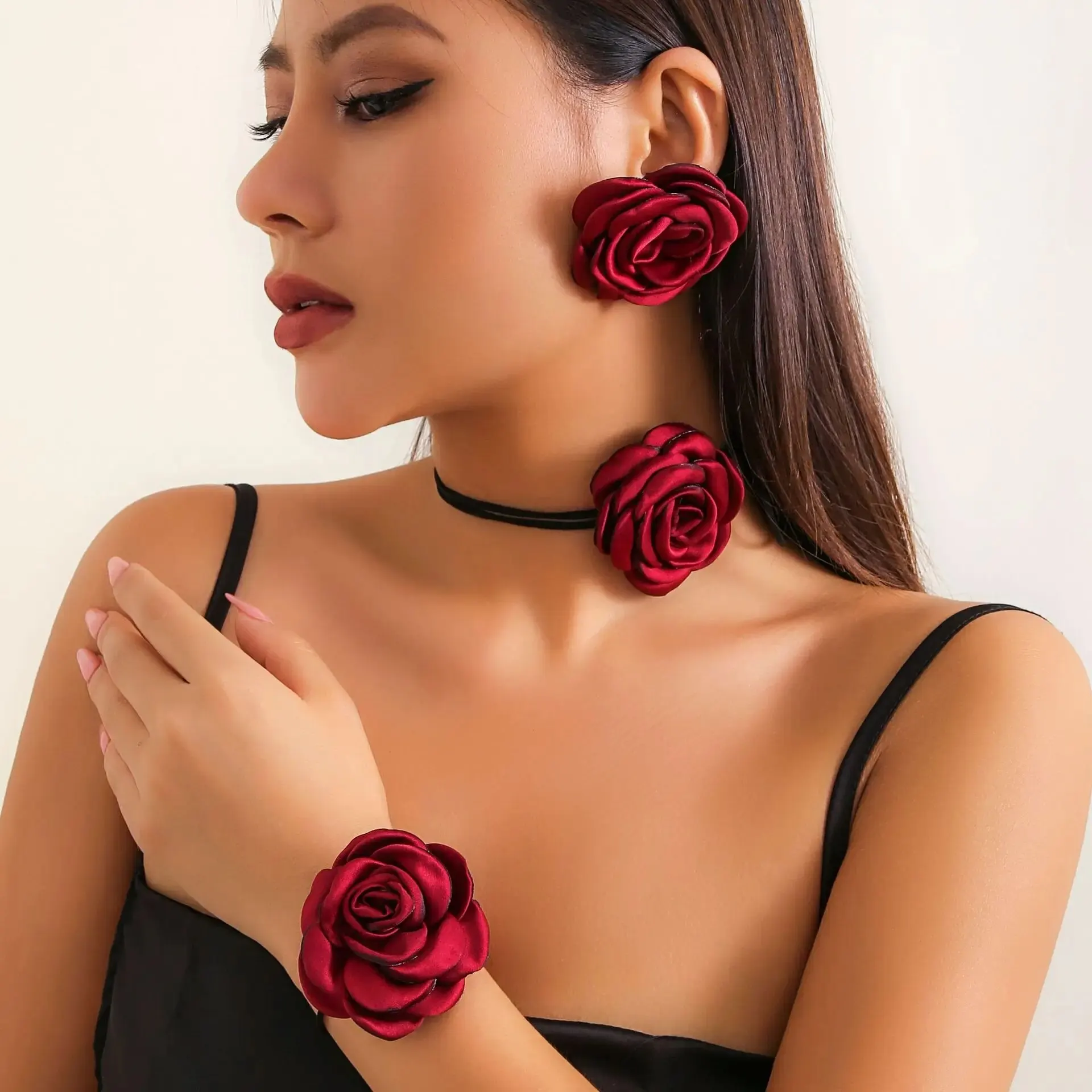 Romantyczny łańcuszek do obojczyka naszyjnik z dużym kwiatem róży z kolczykami i kolczykami kobiety Goth regulowana lina Choker Y2K zestaw biżuterii