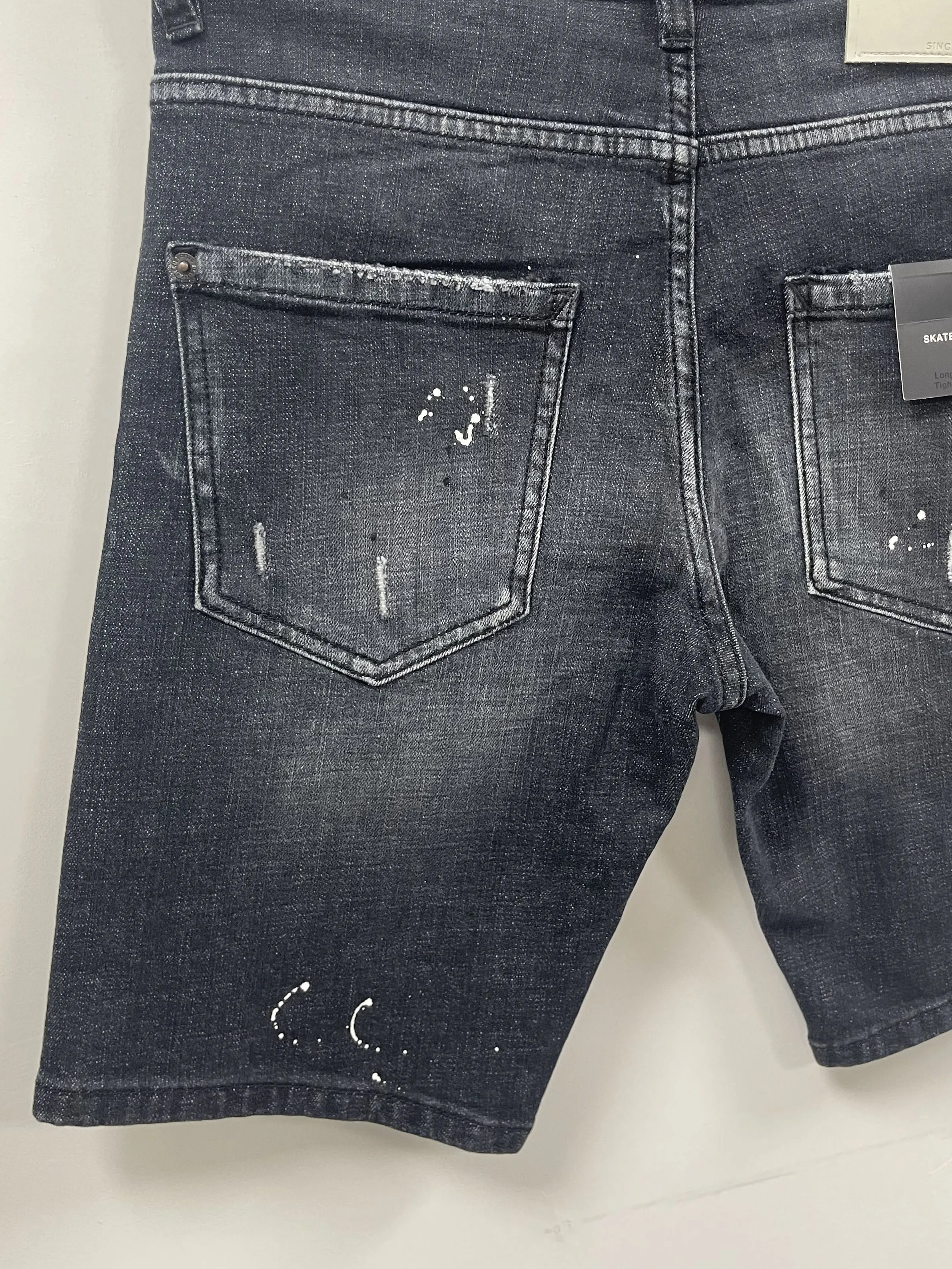 2024 Spring/Summer New D2 Jeans Trendy Men's Water Washed, Scratched, Patched, Painted, Slimming, Micro Elastic Denim Shorts for