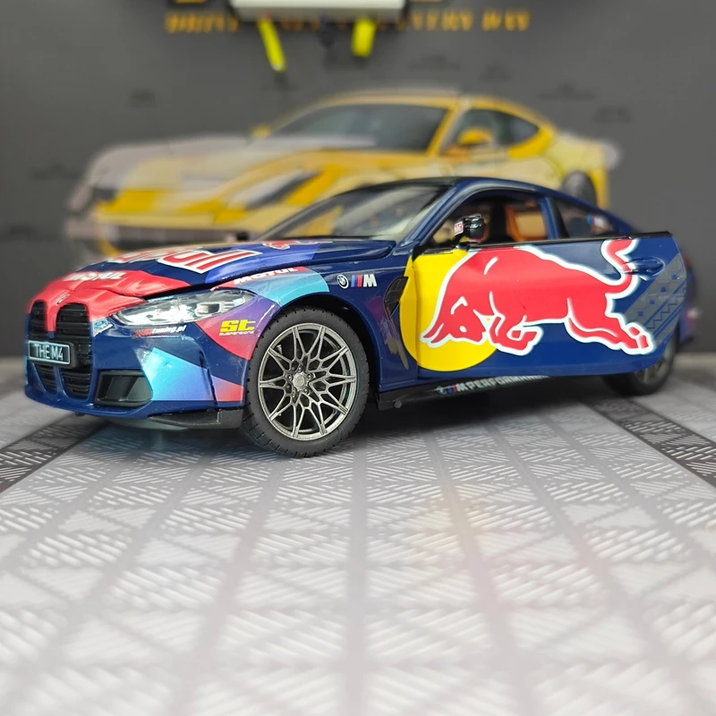 

Модель автомобиля BMW M4 G82 Red Bull из сплава, масштаб 1:24, с открывающимися дверями, звуковыми и световыми эффектами, коллекционная, для декора.